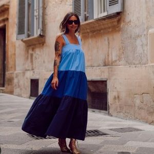 Tiered Zara blue midi dress size small